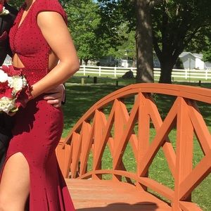 Jovani size 0... *fits like a 2-4 prom dress